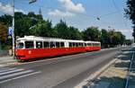 TW 4534 und BW 1228 am 15.08.1984 auf der Linie D der Wiener Straßenbahn beim Burgtheater.