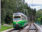 Graz. Am 23.08.2020 fand der 3. Öffnungstag des Tramway Museum Graz statt. Zu Einsatz als Shuttle kam unter anderem TW 267, hier zwischen Waldhof und Teichhof.