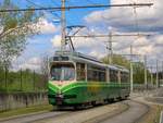 Graz. TW 502 der Graz Linien war am 29.04.2021 auf der Linie 4 unterwegs, hier erreicht die Garnitur die Überholstrecke Liebenau/Murpark.