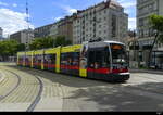 Wien - Tram Nr.663 unterwegs auf der Linie 1 in der Stadt Wien am 17.09.2025