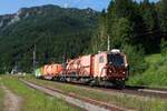 Der  Multi Modul Train  oder auch  Vegetationskontrollzug  mit dem Namen  TERSUS  fährt ein bis zwei mal pro Jahr durch Österreich und bekämpft gezielt Unkraut im Gleisbereich.