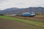 Am 27.10.2013 �berraschte mich dieser von der 1216 922 gezogene Autozug  bei Kirchdorf an der Krems so sehr, dass nur noch die Kamera aus der  Tasche reissen und abdr�cken konnte.