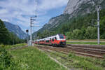 4748 545 war am 21.06.2026 als R 1516 von Salzburg nach Saalfelden unterwegs. Mit gut 10 Minuten Versp�tung erreicht der Zug den Bahnhof Tenneck.