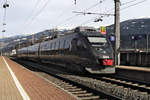 ÖBB 4024.085-5 "Mastercard Shuttle" hält als REX 5333 Richtung Wörgl an der Haltestelle Rum.