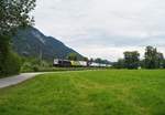 Zwei Vectrons - darunter die 193.559 "NATURAIL" - zogen am 30.05.2020 einen aus Deutschland kommenden KLV-Zug bei Schaftenau Richtung Italien.