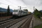 Die 185 540-2 ``Kassel Huskies`` von TXL durchf�hrt am 26.5.2013 mit einem KLV-Sattelaufliegern den Bahnhof Rattenberg-Kramsach, Richtung Italien