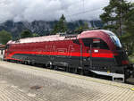 Lok-Portrait der 1216 018 vor der Abfahrt nach Wien Hbf mit RJX 169.