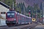 1116 208 fährt in Wald a/A mit einem RJ von Wien Hbf nach Zürich HB vorüber.Bild vom 21.12.2016