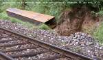 Eines Tages an der Mittenwaldbahn III: dieses ist das st�hlerne Fundament, das die Stahlbetonmasten tragen wird.