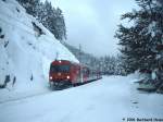 CityShuttle mit Steuerwagen 8073 212-7 als R 5454 am 4.1.2006 von Innsbruck Hbf nach Scharnitz bei der Einfahrt in Gie�enbach. 