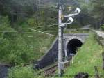 Vor dem S�dportal des Brunntaltunnels (knapp 90 Meter lang) steht dieser Schaltmast.