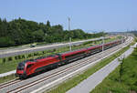 Der 10. Juni 2025 markiert einen 
wichtigen Meilenstein in der Geschichte der Koralmbahn, schließlich verkehrte heute erstmalig eine Railjetgarnitur mit bis zu 230 km/h durchgängig von Graz über die Koralmbahn nach Klagenfurt. Die Ehre diesen historischen Zug zu traktionieren hatte die 1216 239 hier zu sehen mit dem SPROB 93301 bei Wundschuh.
