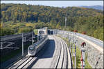 6. Oktober 2026 beim Koralmtunnel Ostportal . Die Westbahn flitzt gen Graz . 