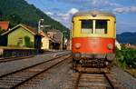 Ein vor dem Bahnhof Übelbach abgestellter ET der Übelbacherbahn (frühere österreichische Lokalbahn), evtl. ET 11 StLB (?). Auf der früheren österreichischen Lokalbahn (Peggau-Übelbach, StLB) wurde später eine S-Bahnlinie eingerichtet (Unternehmen Steiermarkbahn). ET 11 StLB (zuvor 4042.01 ÖBB) ist noch als vielbenutzter Museumswagen der NBiK (Nostalgiebahnen in Kärnten) vorhanden. 