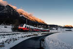 Ein ÖBB 4746 durchfährt am 26.01.2026 den Bogen zwischen Görtschach-Förolach und Pressegger See.