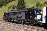 Lokomotion/MRCE 193 664-0 als Vorspannlok eines Lokzuges Richtung Deutschland.