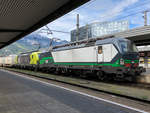 ELL 193 282 & TXLogistik 193 556 bei der Durchfahrt durch den Innsbrucker Hauptbahnhof am 18.05.2019.