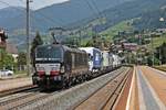 Nachschuss auf  MRCE/ÖBB X4 E-866 (193 866-1), als diese am Morgen des 03.07.2018 eine RoLa (Brennersee - Wörgl) und der Zuglok MRCE/ÖBB X4 E-600 (193 600-4) durch den Bahnhof von Meteri am Brenner gen Inntal schob.