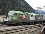 ÖBB 1116 264-1  Euromotion EM 2008  mit dem EC 87 von München Hbf nach Venezia Santa Lucia bei der Einfahrt in den Grenzbahnhof. Aufgenommen im Bahnhof Brenner/Brennero am 26.04.2009