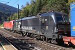 Nachschuss auf die MRCE/Mercitalia Rail 193 703-6 vor dem LKW Walter KLV Zug Richtung Deutschland bei der Talfahrt.