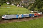 zwei 186er Railpool mit einem KLV-Zug in der St. Jodoker Kurve auf dem Weg in Richtung Brenner, 01.09.10
