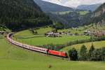 1216 024-0 mit EC 88 von Verona nach Mnchen fhrt am 9.7.2012 die Schleife bei St. Jodok im Wipptal Richtung Innsbruck. Gre an den TF!