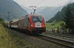 ÖBB 1216 226 mit Werbung  EU AT zieht am 28.08.07 bei St.