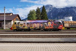 Seitenansicht der 1216 141-2 "ÖBB-ÖAMTC", am 28.4.2016 im Bahnhof Lienz.