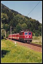 1041 204 ist am 10.07.2000 mit R3585 zwischen Liezen und Selzthal unterwegs.