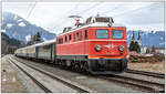 1110.505 steht mit Sondererlebniszug 14291 (Admont-Wien-Miselbach) im Bahnhof Admont.