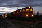 Am Abend des 16.12.2023 steht im Bahnhof Neusiedl an der Zaya die 2143 070 mit dem EZ14141 bereit für die Rückfahrt nach Wien Westbahnhof.