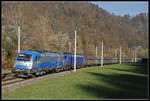 1216 920 + 185 595 mit Güterzug zwischen Bruck/Mur und Pernegg am 31.10.2018