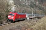 101 027 hat am 4.03.2013 mit IC719 soeben die Murbrcke bei Peggau berquert und wird gleich den Bahnhof Peggau-Deutschfeistritz durchfahren.