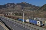 182 520 mit Güterzug in Oberaich am 29.01.2018.