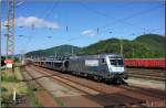 Siemens Werbelok 1116 038 mit dem Autozug 46769 von Breclav nach Travisio, bildlich festgehalten in Knittelfeld. 5.6.2010