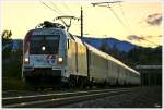 In der Abenddmmerung fhrt 1116 130  Frontrunner  mit dem IC 530 von Lienz nach Wien Meidling.  
Zeltweg 19.9.2013