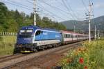 1216 237 fährt am 27.05.2014 mit EC172 (Villach - Hamburg) bei Oberaich durchs Murtal.