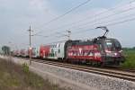 1116 138  50 Jahre Heeres-Sport  schiebt den R 2346 nach Breclav. Tallesbrunn, am 26.04.2014.