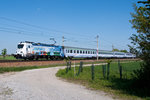 380 011  Nostalgie , unterwegs mit dem EC 103 nach Wien Hbf. Die Aufnahme entstand am 30.04.2016 zwischen Deutsch Wagram und Wien Süßenbrunn.