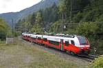 4744 031 fährt am 26.09.2017 in den Bahnhof Klaus ein.