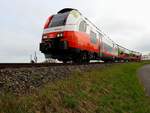 4746 549-6 "cityjet-eco" im Testbetrieb als R3475 entlang der Hausruckbahn kurz vor dem Bhf.