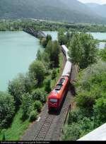 27.5.2008: Regionalzug R 4682 von Rosenbach nach Klagenfurt hat gerade die Drau berquert.