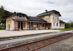 Blick auf das Bahnhofgebäude von Feistritz im Rosental, am 5.5.2016.