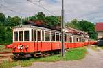 11.07.1999, Attersee, ein Zug der Attergaubahn Vöcklabruck - Attersee, betrieben von Stern & Hafferl. Vorn Triebwagen B4 ET 26 107 (Schöndorf 1936)
