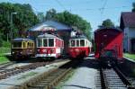 Vcklamarkt - Attersee. Fahrzeugparade vor der Remise Attersee (v.l.): 26 104, 26 109, 26 111 (10. September 2006)