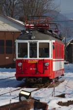 Zur Abwechslung hier Triebwagen 26 109, der im Endbahnhof Attergau auf seinen nächsten Einsatz wartet. Hier soll sich das Ensemble schon sehr bald ändern, da der Bahnhof für die Neubaufahrzeuge umgebaut wird. (07.02.2015)