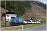 E4 am 3.4.2019 mit dritten beladenen Zug von Breitenau nach Mixnitz, aufgenommen in Breitenau, Ortsteil Schafferwerke.