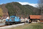 Am 2.03.2012 zieht die E3 (Baujahr1957)ihren Güterzug bei Mautstatt richtung Mixnitz.