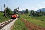 Die planmige 2095-Leistung (2095.013) vor dem R 6808  Brgeralpe  konnte nahe der Ortschaft Reith (Bahnhof Annaberg) festgehalten werden.