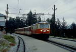 Mit dem abendlichen Personenzug nach St. Pölten ist die 1099 010-9 der Mariazellerbahn im Juni 1991 im Bahnhof Gösing eingetroffen